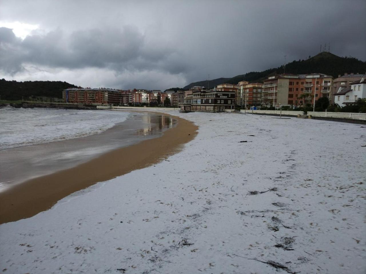 Pensión La Mar Castro Urdiales Exterior foto